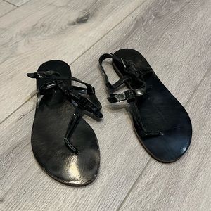 ❌ SOLD!! 👠 Black Patent Leather Vera Bow Ferragamo Sandals, Size 8